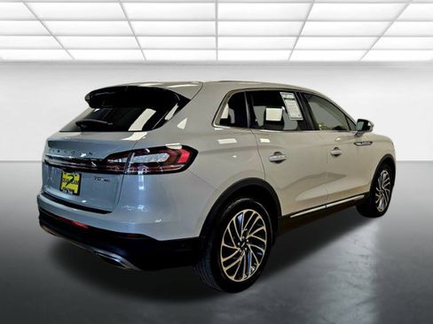 Used 2019 Lincoln Nautilus Reserve image 3