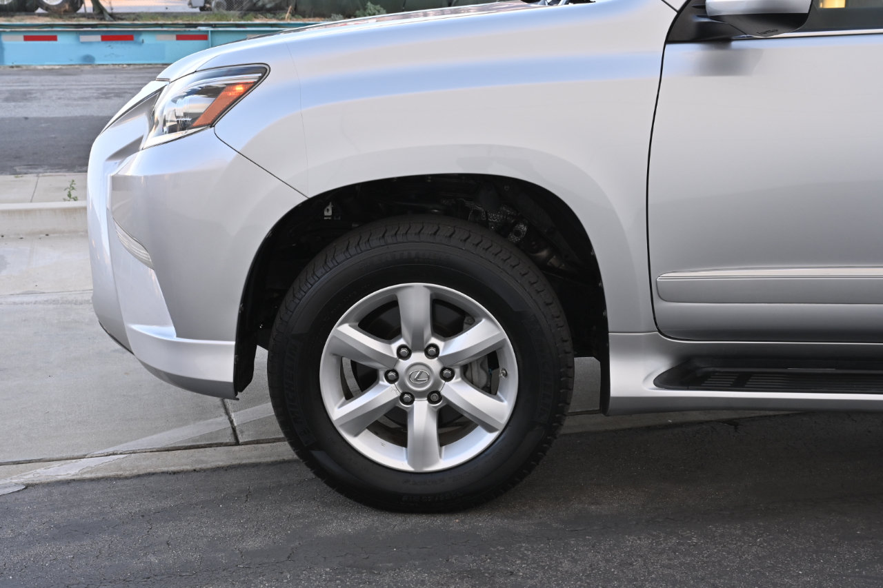 Used 2018 Lexus GX 460 w/ Navigation Package AWD/4WD image 31