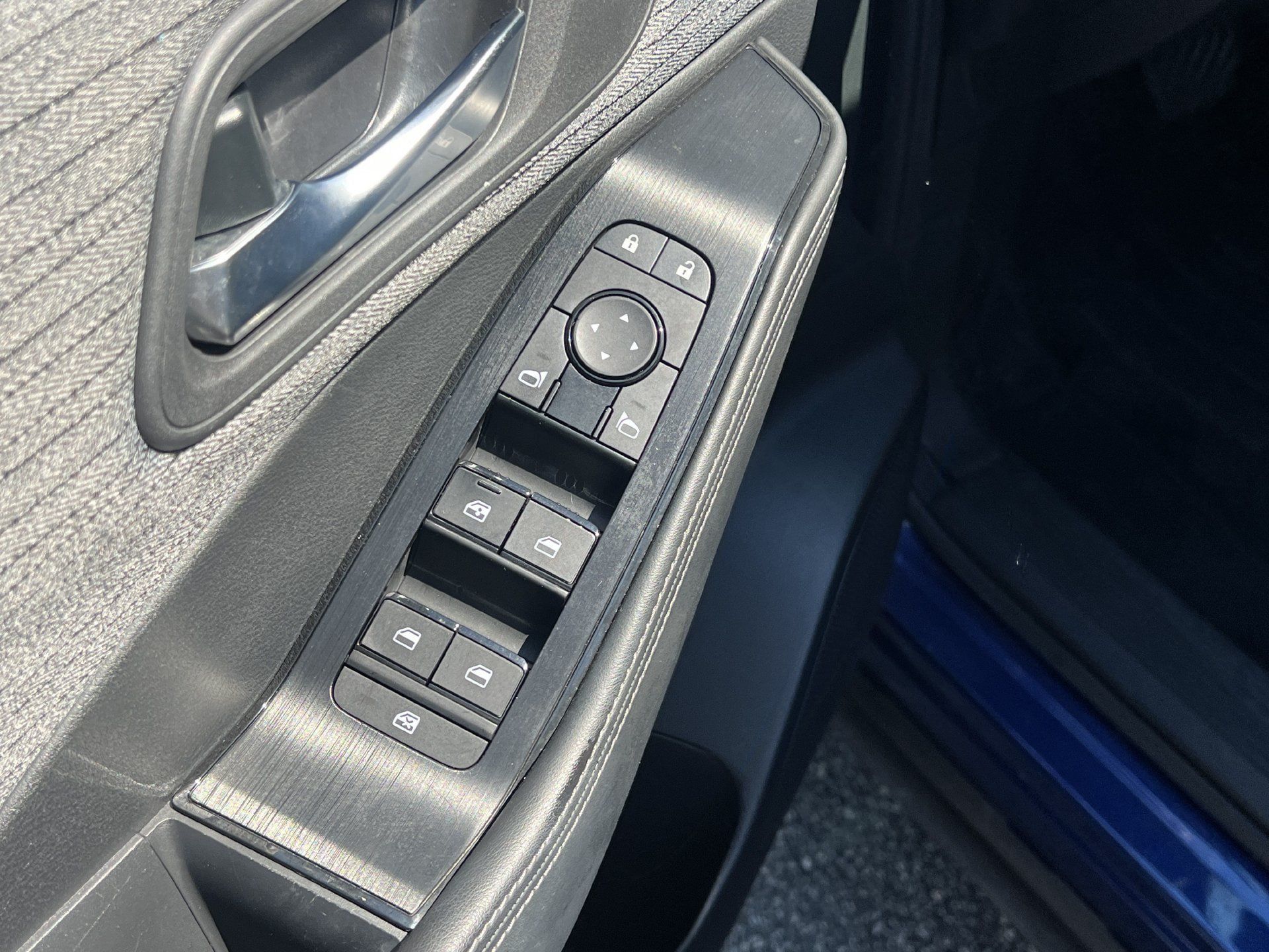 Certified 2023 Nissan Rogue SV AWD/4WD image 16