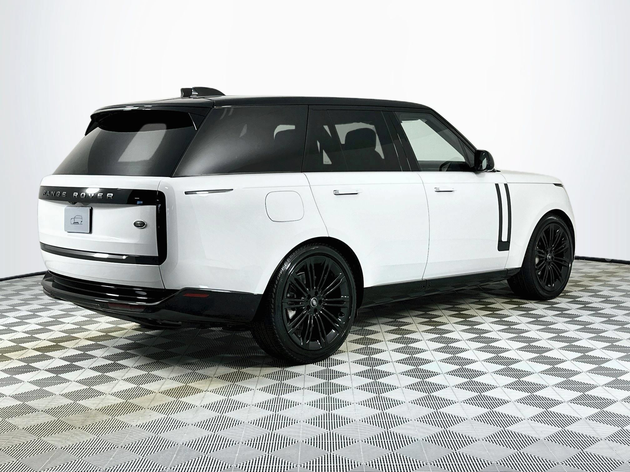 Used 2023 Land Rover Range Rover SE AWD/4WD image 5