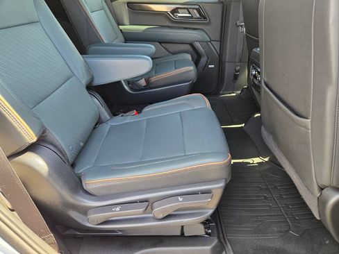 Used 2025 GMC Yukon AT4 w/ AT4 Premium Package AWD/4WD image 16