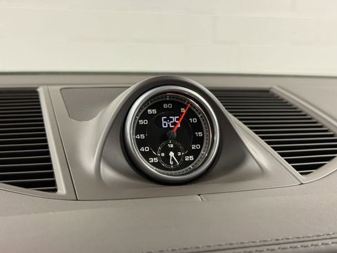 Used 2020 Porsche Macan Turbo image 37