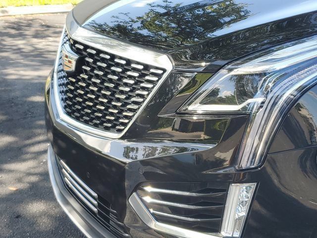 Used 2021 Cadillac XT5 Premium Luxury w/ LPO, Premium Carpet Package FWD image 11
