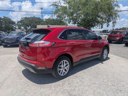 Used 2024 Ford Edge SEL w/ Convenience Package AWD/4WD image 3