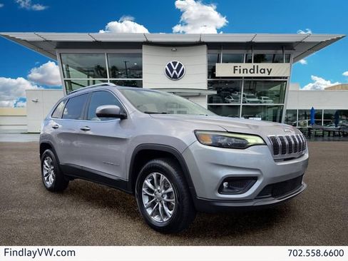 Used 2019 Jeep Cherokee Latitude Plus w/ Comfort/Convenience Group AWD/4WD image 1