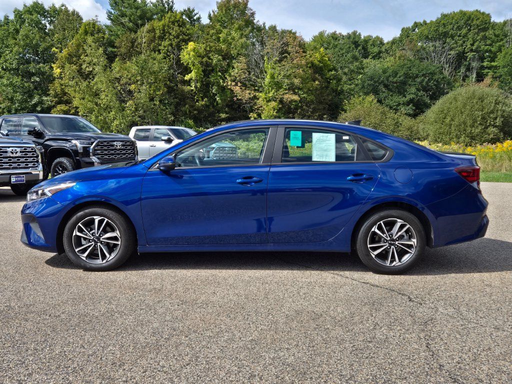 Used 2024 Kia Forte LXS w/ LXS Technology Package FWD image 2