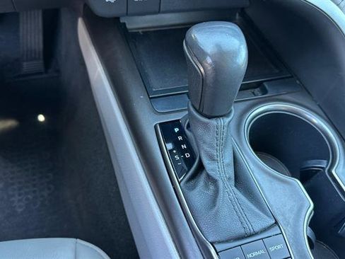 Used 2021 Toyota Camry SE FWD image 21