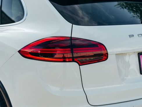 Used 2016 Porsche Cayenne S AWD/4WD image 94