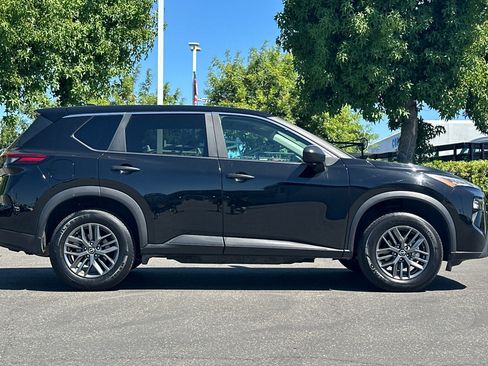 Certified 2024 Nissan Rogue S FWD image 3