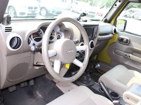 Used 2008 Jeep Wrangler Unlimited Sahara AWD/4WD image 13