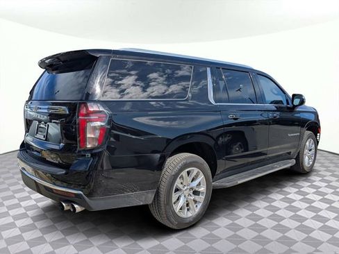 Used 2024 Chevrolet Suburban Premier image 4