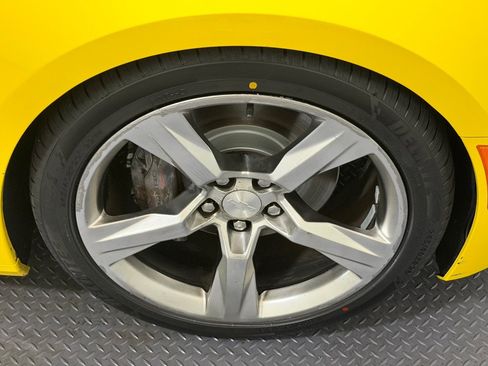 Used 2017 Chevrolet Camaro SS RWD image 14