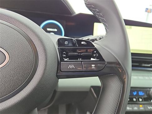 New 2025 Hyundai Elantra Limited image 19