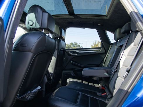 Used 2015 Porsche Macan Turbo AWD/4WD image 28