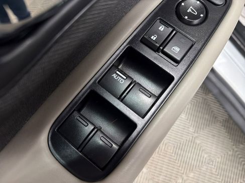 Used 2019 Honda HR-V LX image 16