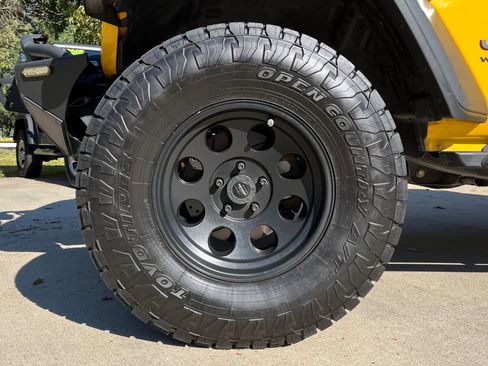 Used 2018 Jeep Wrangler Unlimited Rubicon image 9