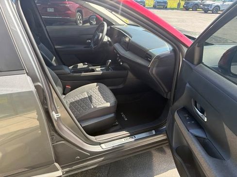 Used 2025 Nissan Kicks SV w/ SV Premium Package AWD/4WD image 11