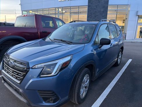 Used 2022 Subaru Forester Base image 5