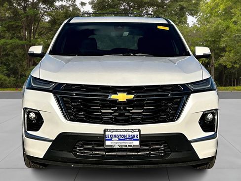 Used 2023 Chevrolet Traverse High Country image 2