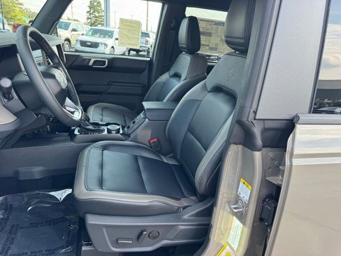 New 2025 Ford Bronco Outer Banks w/ Sasquatch Package image 18
