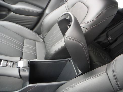 Certified 2025 Honda HR-V EX-L image 17