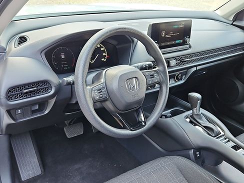 Used 2025 Honda HR-V LX image 25