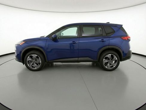 Used 2025 Nissan Rogue SV FWD image 5