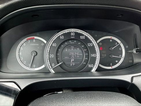 Used 2017 Honda Accord LX image 9