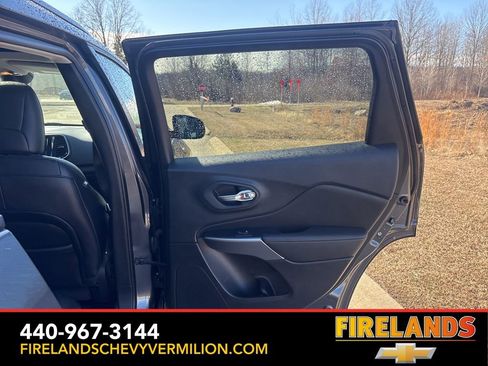 Used 2022 Jeep Cherokee Limited w/ Mopar Interior Package image 34