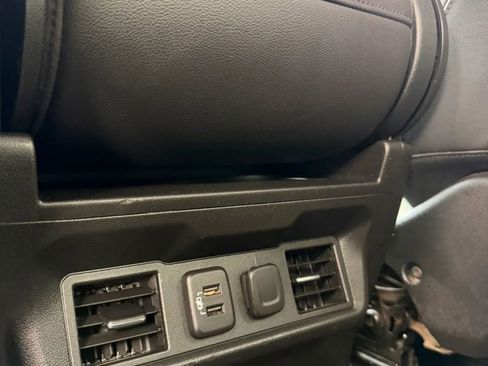 Used 2020 Chevrolet Silverado 1500 LTZ image 23