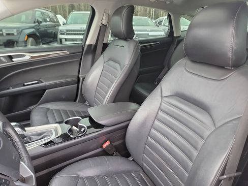 Used 2016 Ford Fusion SE w/ Equipment Group 202A image 13