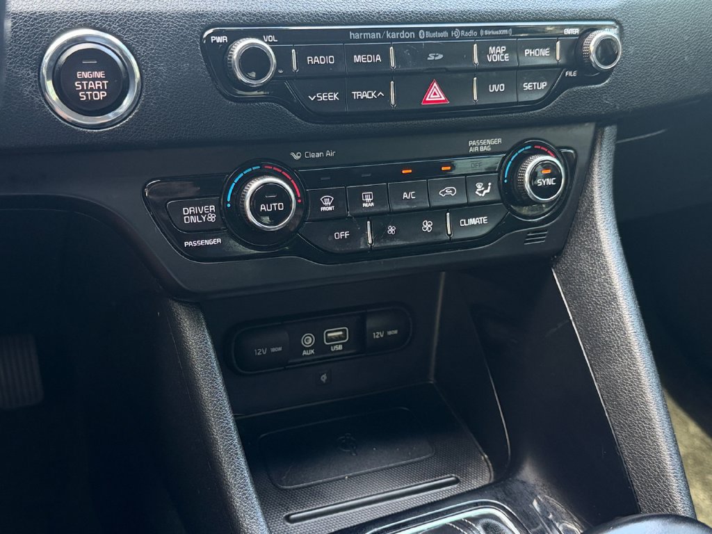 Used 2018 Kia Niro Touring FWD image 26