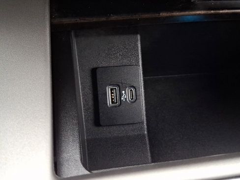 Certified 2022 Ford F250 Lariat w/ Lariat Value Package image 24