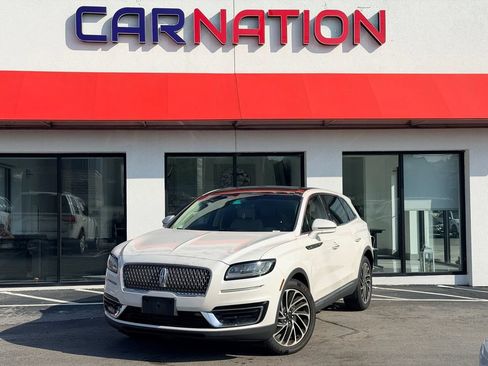 Used 2019 Lincoln Nautilus Reserve FWD image 2