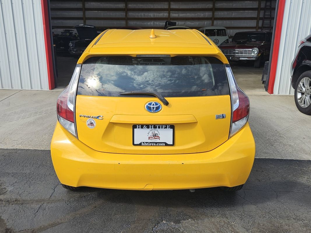 Used 2015 Toyota Prius C One FWD image 7