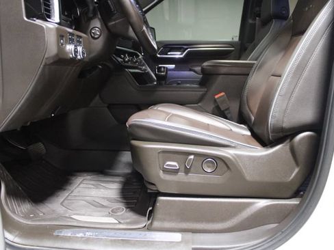 Used 2025 GMC Sierra 1500 Denali AWD/4WD image 21