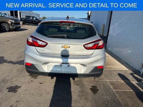 Used 2019 Chevrolet Cruze LS w/ LS Convenience Package FWD image 9