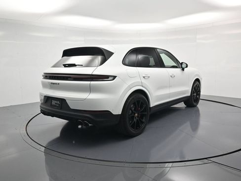 Used 2026 Porsche Cayenne S AWD/4WD image 36