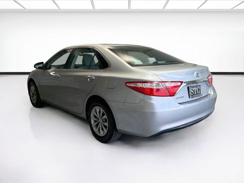 Used 2016 Toyota Camry LE FWD image 6