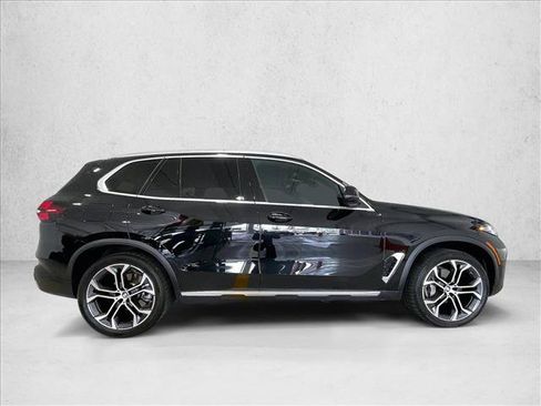 Used 2025 BMW X5 xDrive40i w/ Parking Assistance Package AWD/4WD image 5