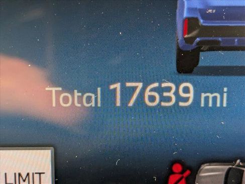 Used 2024 BMW X1 xDrive28i w/ Premium Package image 15