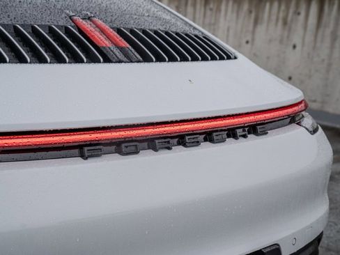 Used 2022 Porsche 911 Carrera 4 image 10