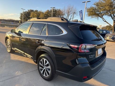 Certified 2025 Subaru Outback Premium image 4