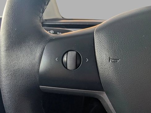 Used 2021 Tesla Model Y Long Range AWD/4WD image 35