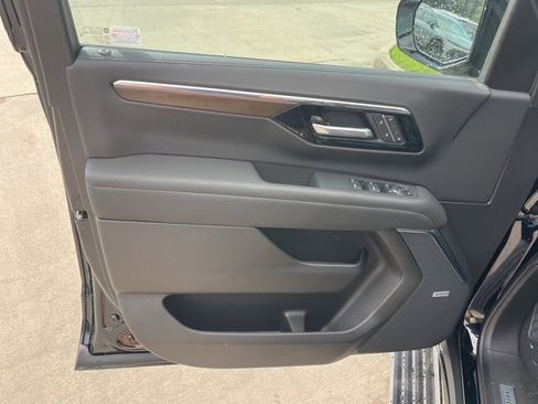 New 2026 Chevrolet Suburban High Country image 16