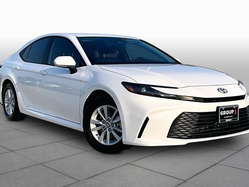 Used 2026 Toyota Camry LE w/ Convenience Package FWD image 3