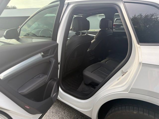 Used 2024 Audi Q5 2.0T Premium Plus w/ Premium Plus Package AWD/4WD image 14