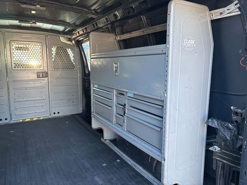 Used 2017 Chevrolet Express 2500 image 9