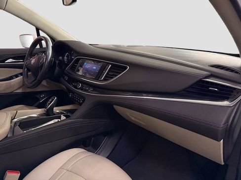 Used 2020 Buick Enclave Essence image 30