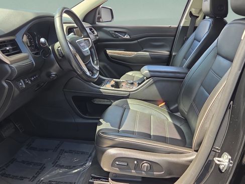 Used 2021 GMC Acadia Denali w/ Denali Technology Package image 9